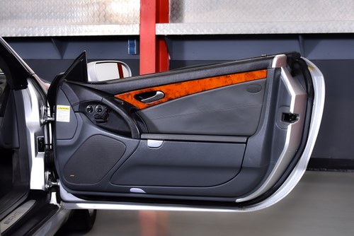 2004 Mercedes-Benz R230 SL55 AMG “Glass Sunroof” Convertible 5,5L V8 For Sale (picture 56 of 119)