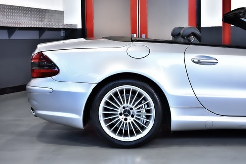 2004 Mercedes-Benz R230 SL55 AMG “Glass Sunroof” Convertible 5,5L V8 For Sale (picture 71 of 119)