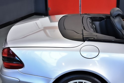 2004 Mercedes-Benz R230 SL55 AMG “Glass Sunroof” Convertible 5,5L V8 For Sale (picture 72 of 119)