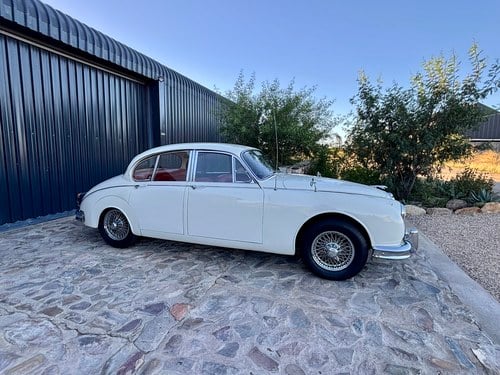 1966 Jaguar Mk2 3.8 For Sale (picture 3 of 147)