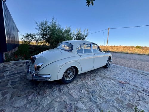 1966 Jaguar Mk2 3.8 For Sale (picture 8 of 147)