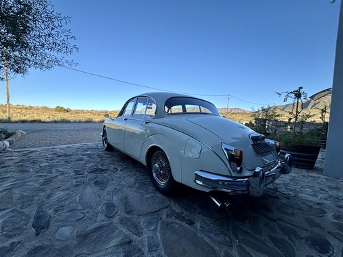 1966 Jaguar Mk2 3.8 For Sale (picture 17 of 147)