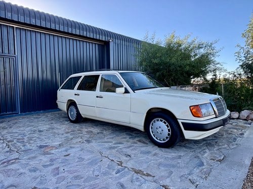 1992 Mercedes-Benz 300TD W124 till salu (bild 3 av 138)