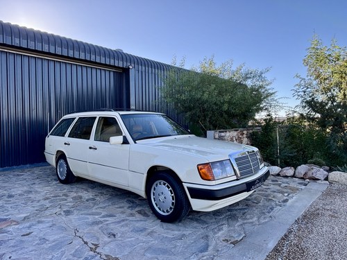 1992 Mercedes-Benz 300TD W124 till salu (bild 4 av 138)