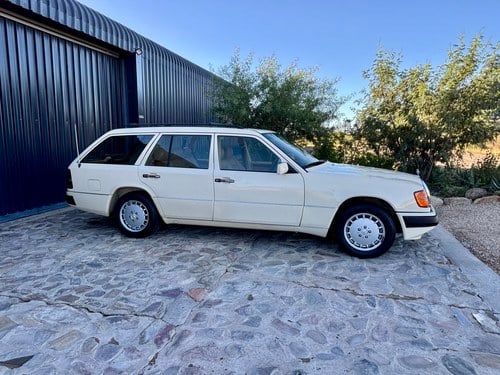 1992 Mercedes-Benz 300TD W124 till salu (bild 5 av 138)