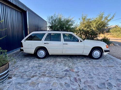 1992 Mercedes-Benz 300TD W124 till salu (bild 8 av 138)