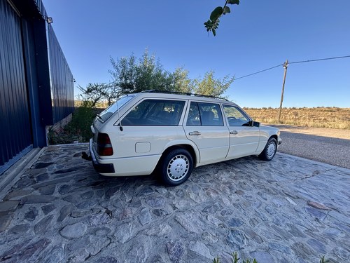 1992 Mercedes-Benz 300TD W124 till salu (bild 10 av 138)
