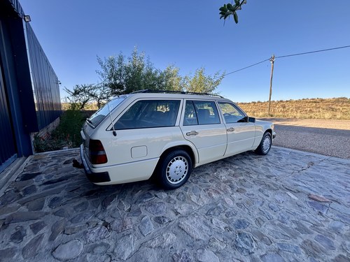 1992 Mercedes-Benz 300TD W124 till salu (bild 11 av 138)