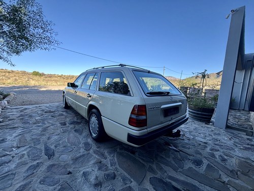 1992 Mercedes-Benz 300TD W124 till salu (bild 15 av 138)