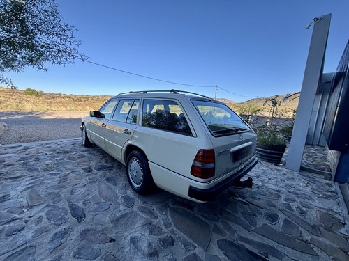 1992 Mercedes-Benz 300TD W124 till salu (bild 16 av 138)
