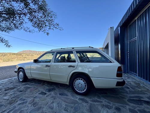 1992 Mercedes-Benz 300TD W124 till salu (bild 18 av 138)