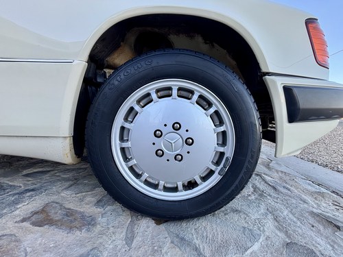 1992 Mercedes-Benz 300TD W124 till salu (bild 25 av 138)