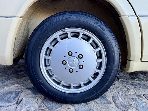 1992 Mercedes-Benz 300TD W124 till salu (bild 26 av 138)