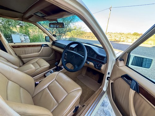 1992 Mercedes-Benz 300TD W124 till salu (bild 34 av 138)