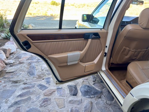 1992 Mercedes-Benz 300TD W124 till salu (bild 35 av 138)