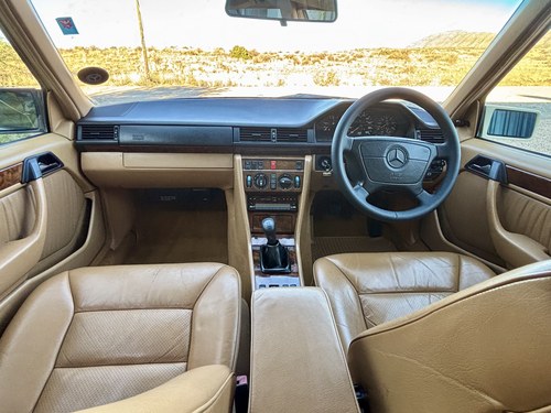 1992 Mercedes-Benz 300TD W124 till salu (bild 41 av 138)