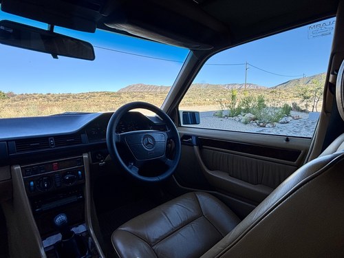 1992 Mercedes-Benz 300TD W124 till salu (bild 43 av 138)