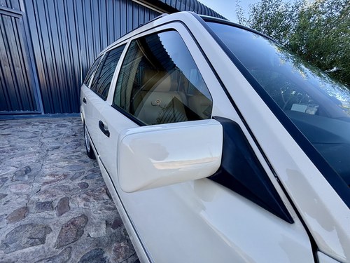 1992 Mercedes-Benz 300TD W124 till salu (bild 84 av 138)