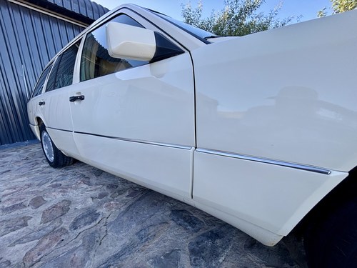 1992 Mercedes-Benz 300TD W124 till salu (bild 85 av 138)