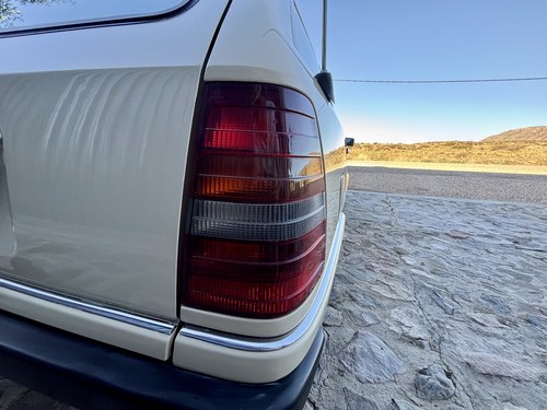 1992 Mercedes-Benz 300TD W124 till salu (bild 90 av 138)