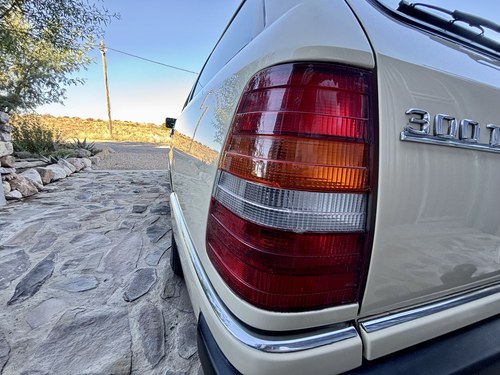 1992 Mercedes-Benz 300TD W124 till salu (bild 93 av 138)