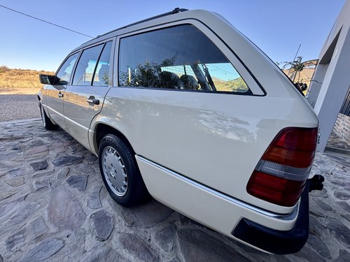 1992 Mercedes-Benz 300TD W124 till salu (bild 94 av 138)