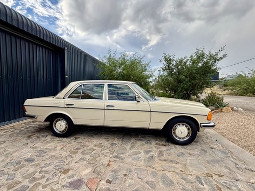 1976 Mercedes-Benz 230 W123 till salu (bild 4 av 136)