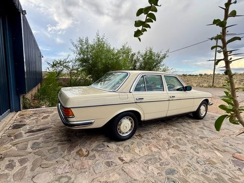 1976 Mercedes-Benz 230 W123 till salu (bild 8 av 136)