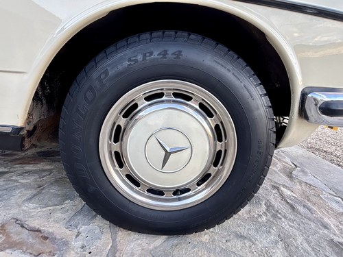 1976 Mercedes-Benz 230 W123 till salu (bild 26 av 136)