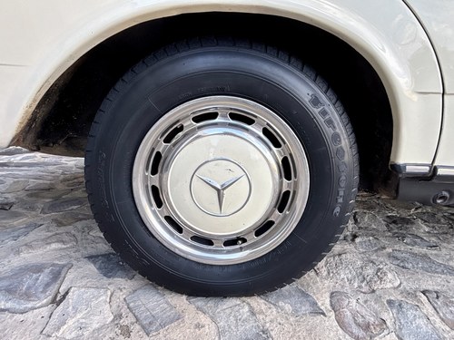 1976 Mercedes-Benz 230 W123 till salu (bild 27 av 136)