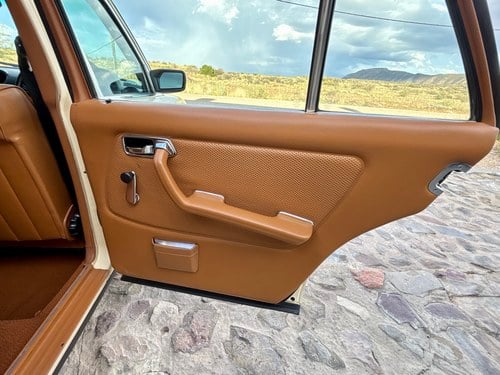 1976 Mercedes-Benz 230 W123 till salu (bild 44 av 136)