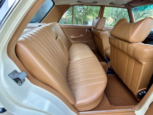 1976 Mercedes-Benz 230 W123 till salu (bild 45 av 136)