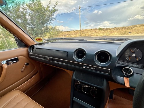 1976 Mercedes-Benz 230 W123 till salu (bild 63 av 136)