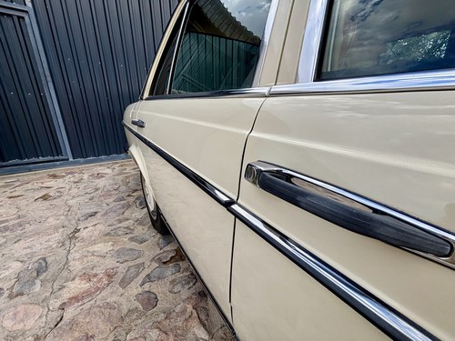 1976 Mercedes-Benz 230 W123 till salu (bild 82 av 136)