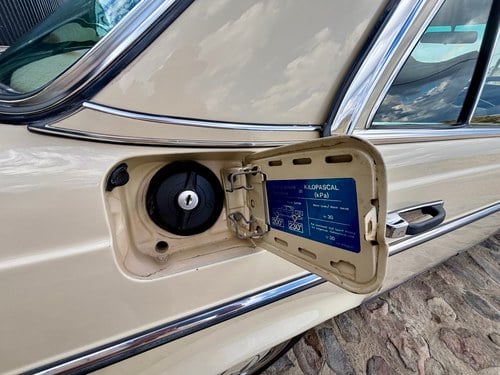 1976 Mercedes-Benz 230 W123 till salu (bild 87 av 136)