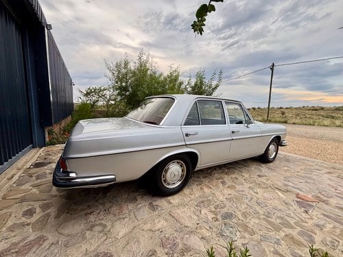 1971 Mercedes-Benz 280S Auto W108 For Sale (picture 8 of 132)