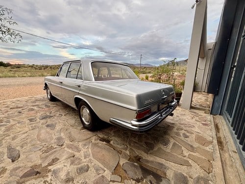 1971 Mercedes-Benz 280S Auto W108 For Sale (picture 12 of 132)