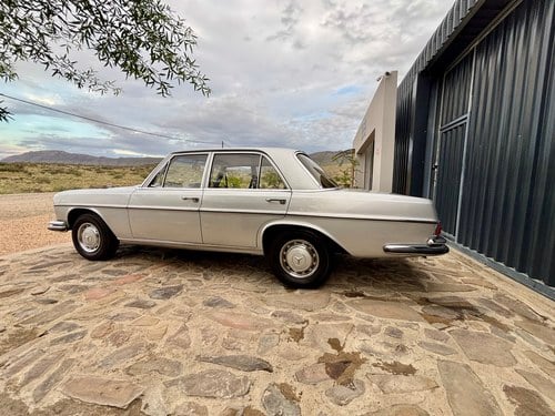 1971 Mercedes-Benz 280S Auto W108 For Sale (picture 15 of 132)