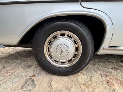 1971 Mercedes-Benz 280S Auto W108 For Sale (picture 29 of 132)