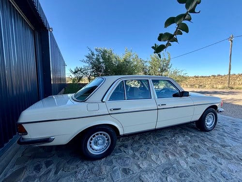 1985 Mercedes-Benz 280E Auto W123 For Sale (picture 9 of 134)