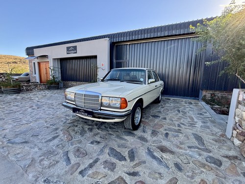 1985 Mercedes-Benz 280E Auto W123 For Sale (picture 13 of 134)