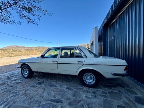 1985 Mercedes-Benz 280E Auto W123 For Sale (picture 20 of 134)