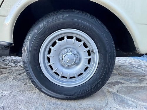 1985 Mercedes-Benz 280E Auto W123 For Sale (picture 24 of 134)