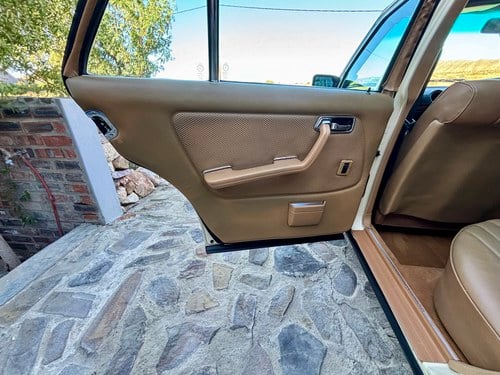 1985 Mercedes-Benz 280E Auto W123 For Sale (picture 26 of 134)