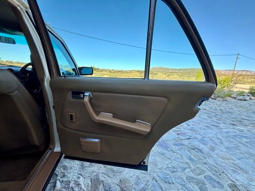 1985 Mercedes-Benz 280E Auto W123 For Sale (picture 33 of 134)