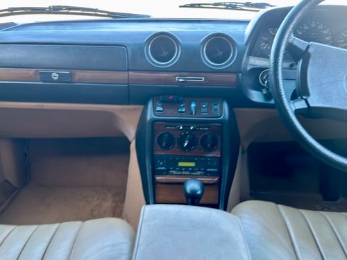 1985 Mercedes-Benz 280E Auto W123 For Sale (picture 39 of 134)