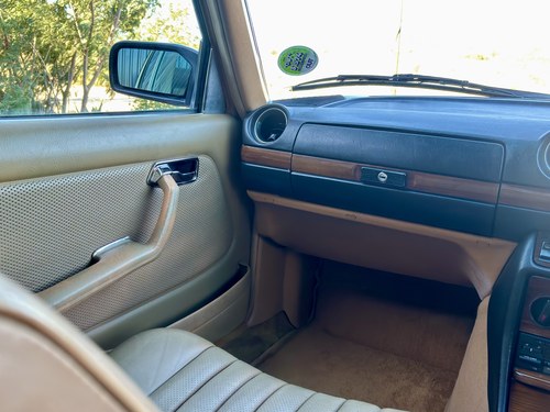 1985 Mercedes-Benz 280E Auto W123 For Sale (picture 40 of 134)