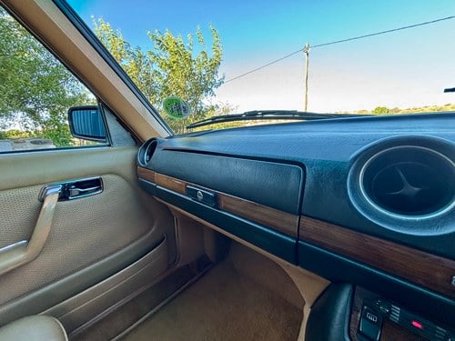 1985 Mercedes-Benz 280E Auto W123 For Sale (picture 53 of 134)