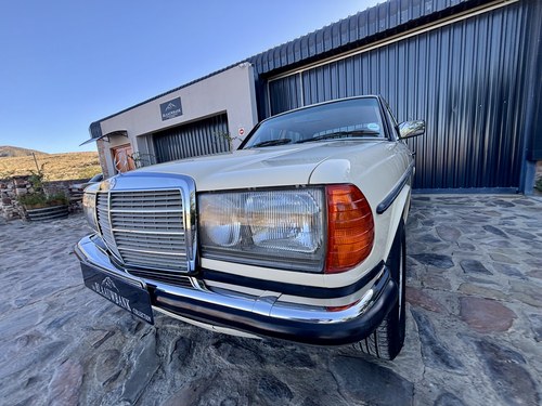 1985 Mercedes-Benz 280E Auto W123 For Sale (picture 64 of 134)