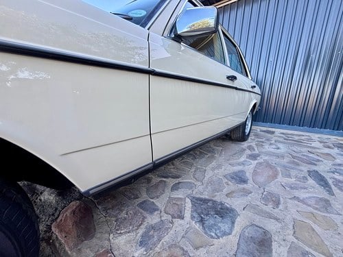 1985 Mercedes-Benz 280E Auto W123 For Sale (picture 93 of 134)